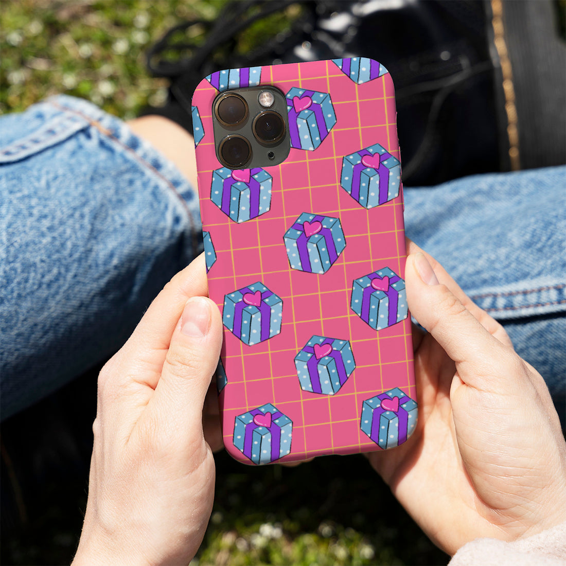 Gift Box Pattern Mobile Cover